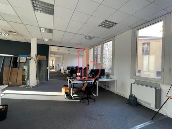 Bureau de 511 m² à louer à Bordeaux Centre