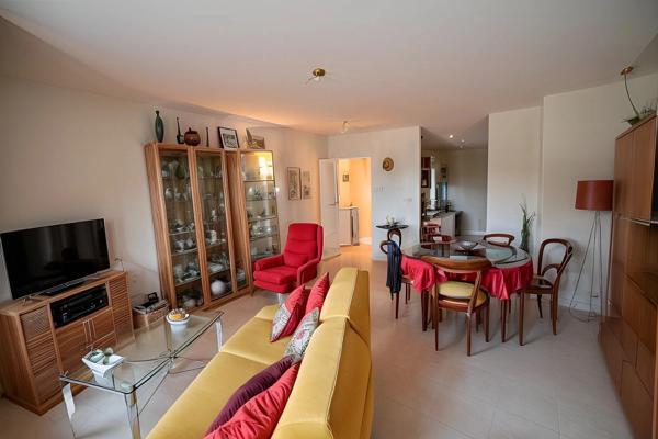 Appartement à vendre 4 pièces SAINT HERBLAIN (44) secteur Atlantis, balcon et place de parking