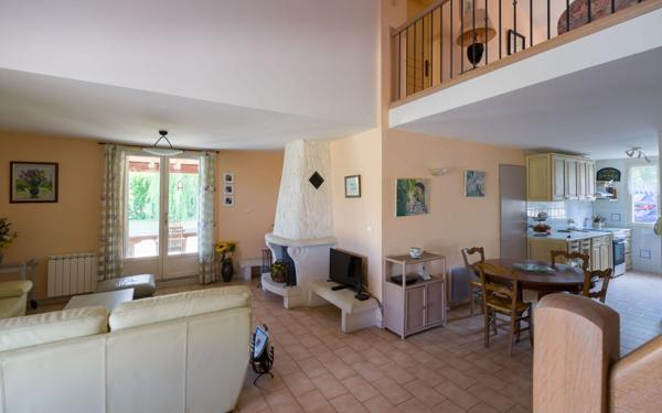 Maison à vendre    5 pièces • 165,50 m2 Forcalquier
