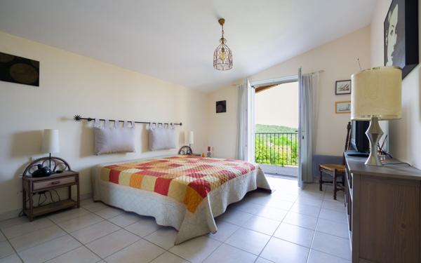 Maison à vendre    5 pièces • 165,50 m2 Forcalquier