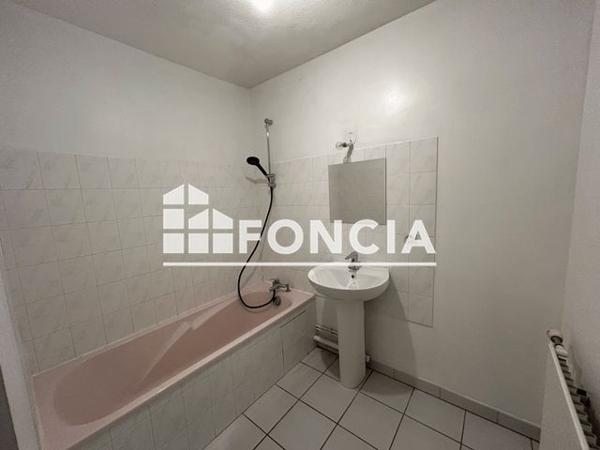 Location Appartement 2 pièces 50.06 m² - 11-13-15 RUE ANTOINE POLOTTI Saint Martin D'heres 38400