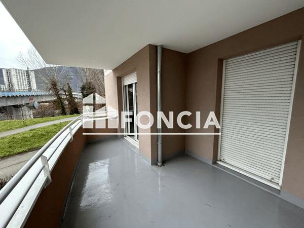 Location Appartement 2 pièces 50.06 m² - 11-13-15 RUE ANTOINE POLOTTI Saint Martin D'heres 38400