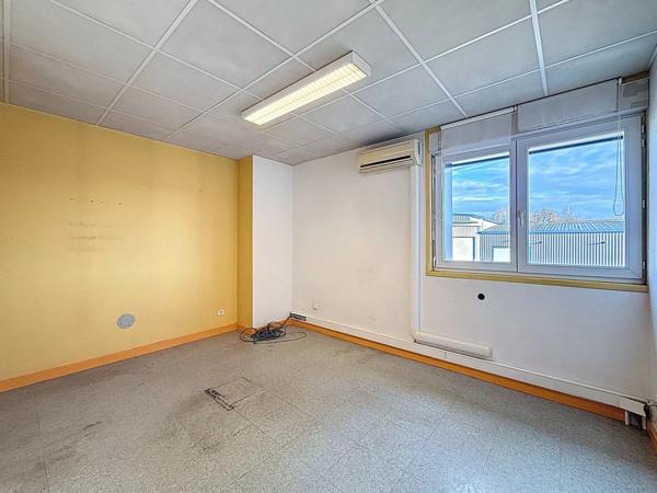 Location Local commercial 3 pièces 244 m2 à Bourgoin-Jallieu