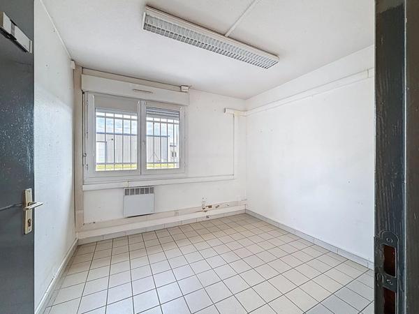 Location Local commercial 3 pièces 244 m2 à Bourgoin-Jallieu