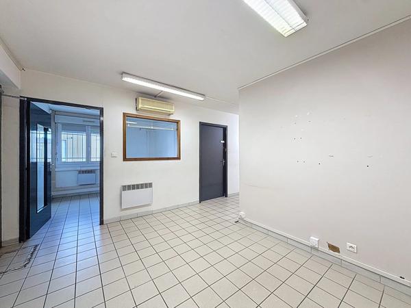 Location Local commercial 3 pièces 244 m2 à Bourgoin-Jallieu