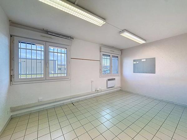 Location Local commercial 3 pièces 244 m2 à Bourgoin-Jallieu