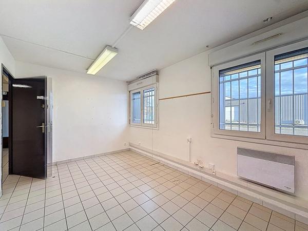 Location Local commercial 3 pièces 244 m2 à Bourgoin-Jallieu
