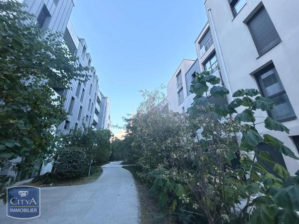 Appartement à louer 2 pièces 40.29m² Tours (37100)