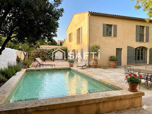 MAS À VENDRE Charme Provençal •  Centre Historique à 3 min