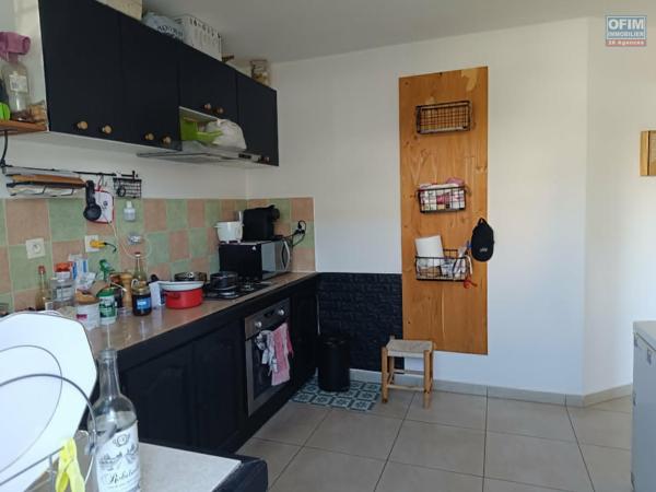 A vendre appartement 3 chambres avec jardin de 200 m2 à la Ravine des Cabris