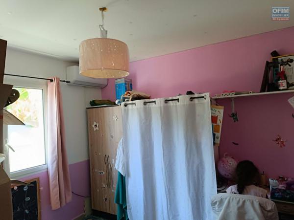 A vendre appartement 3 chambres avec jardin de 200 m2 à la Ravine des Cabris