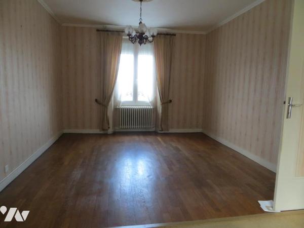 EXCLUSIVITE - SAINT-SEVER CALVADOS - MAISON DE VILLE AVEC CACHET 