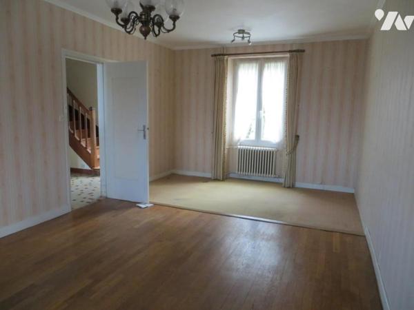 EXCLUSIVITE - SAINT-SEVER CALVADOS - MAISON DE VILLE AVEC CACHET 