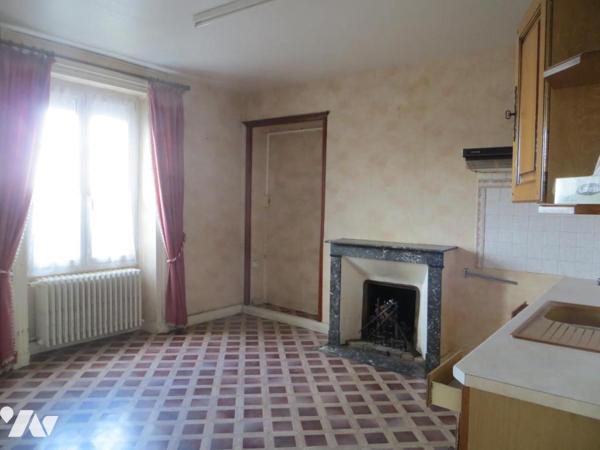 EXCLUSIVITE - SAINT-SEVER CALVADOS - MAISON DE VILLE AVEC CACHET 