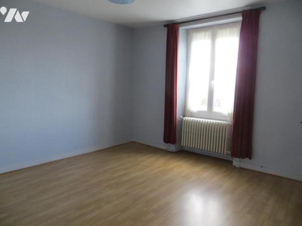 EXCLUSIVITE - SAINT-SEVER CALVADOS - MAISON DE VILLE AVEC CACHET 