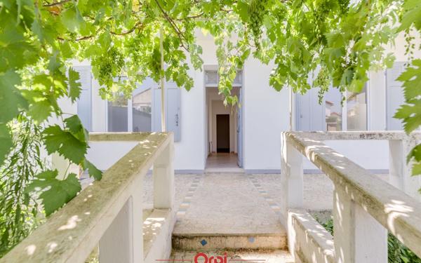 Appartement à vendre    3 pièces • 82,58 m2 Marseille 12