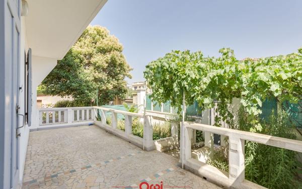 Appartement à vendre    3 pièces • 82,58 m2 Marseille 12
