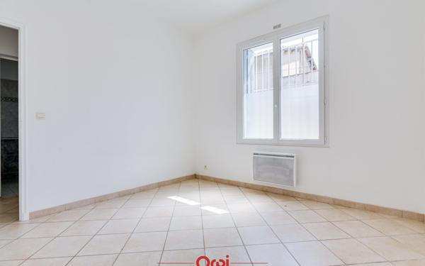 Appartement à vendre    3 pièces • 82,58 m2 Marseille 12