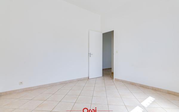 Appartement à vendre    3 pièces • 82,58 m2 Marseille 12