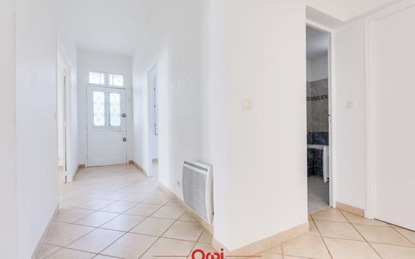 Appartement à vendre    3 pièces • 82,58 m2 Marseille 12