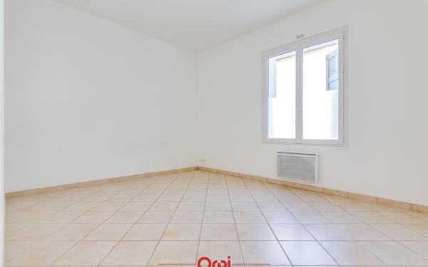Appartement à vendre    3 pièces • 82,58 m2 Marseille 12