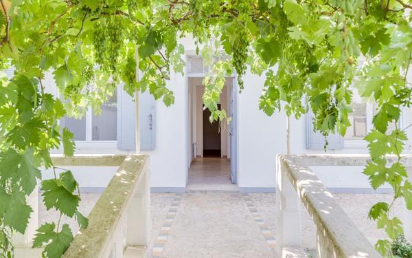 Appartement à vendre    3 pièces • 82,58 m2 Marseille 12