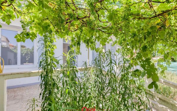 Appartement à vendre    3 pièces • 82,58 m2 Marseille 12