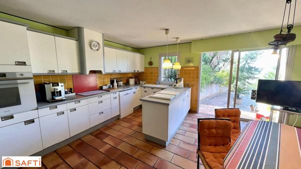 Spacieuse villa dans un cadre idyllique au Mont faron