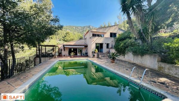 Spacieuse villa dans un cadre idyllique au Mont faron