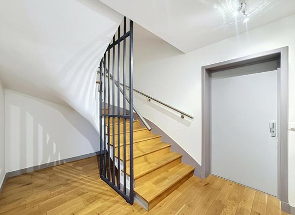 Duplex récent de standing  Climatisation Deux balcons  petite copropriété Faibles charges