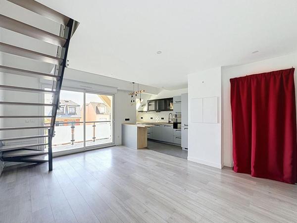 Duplex récent de standing  Climatisation Deux balcons  petite copropriété Faibles charges