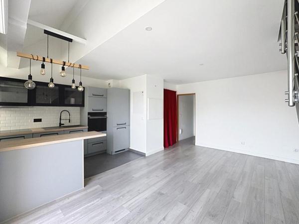 Duplex récent de standing  Climatisation Deux balcons  petite copropriété Faibles charges