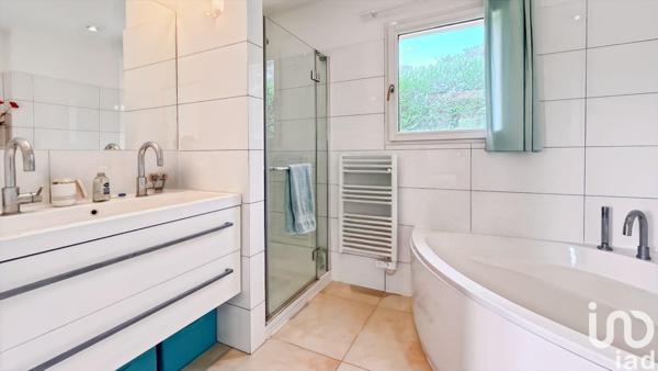 Maison à vendre 6 pièces 148 m² Roquefort-les-Pins