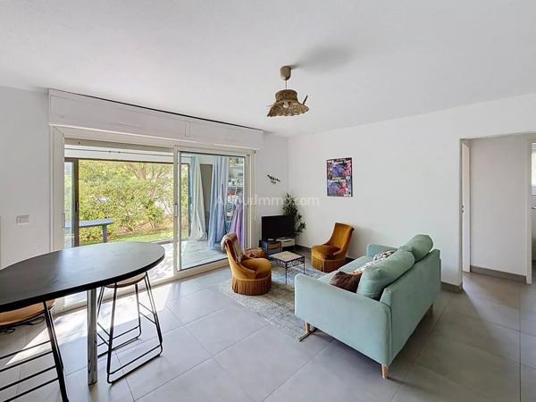 Vente                                                      Appartement
                        
                     4 pièces                      70 m2                     à L'Île-Rousse