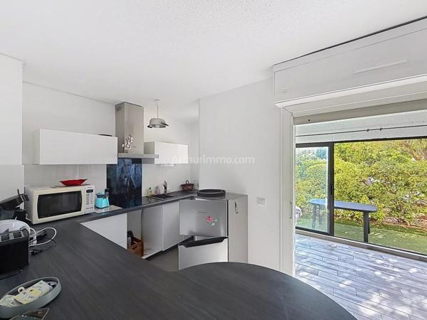 Vente                                                      Appartement
                        
                     4 pièces                      70 m2                     à L'Île-Rousse