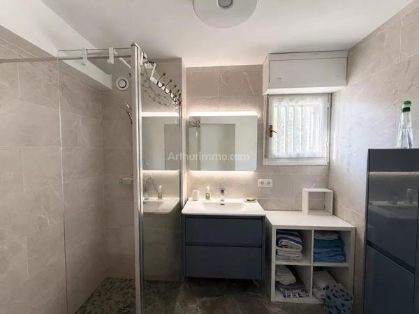 Vente                                                      Appartement
                        
                     4 pièces                      70 m2                     à L'Île-Rousse