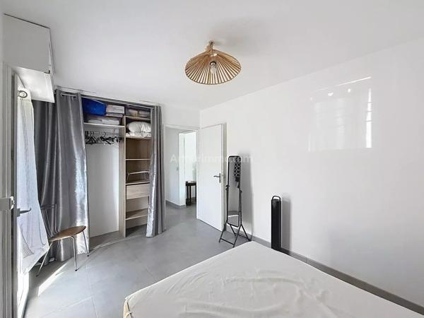 Vente                                                      Appartement
                        
                     4 pièces                      70 m2                     à L'Île-Rousse