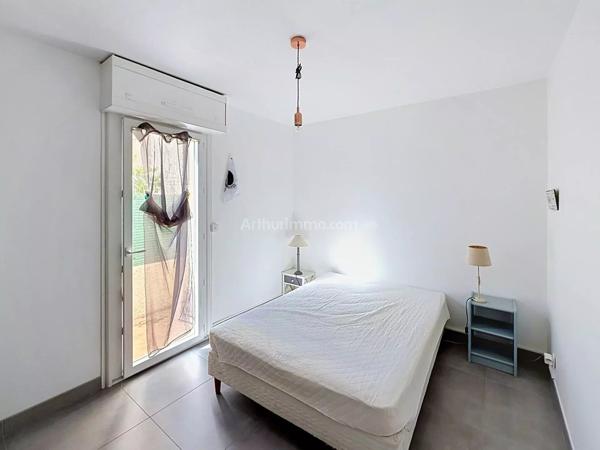 Vente                                                      Appartement
                        
                     4 pièces                      70 m2                     à L'Île-Rousse