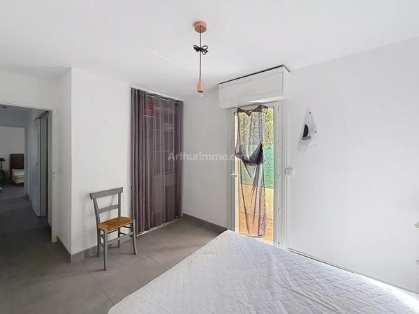 Vente                                                      Appartement
                        
                     4 pièces                      70 m2                     à L'Île-Rousse