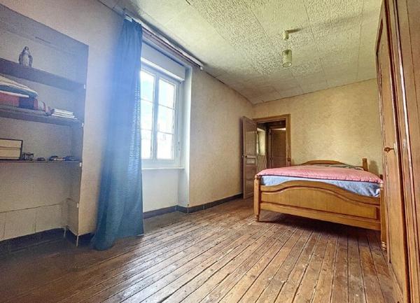 Maison à vendre    5 pièces •  Montluçon