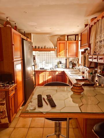 Saint-Martin-Bellevue (74370) Maison à étage,130 m², 3 chambres, sur sous sol complet sur un green de 1528 m², garage et porche