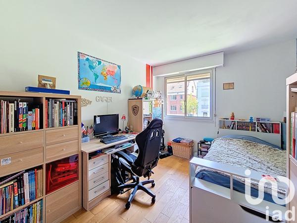 Appartement à vendre 5 pièces 106 m² Suresnes