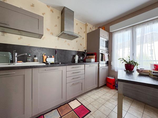 ANGERS : Lafayette / Gare : appartement 2 chambres avec garage boxé, cave et balcon !