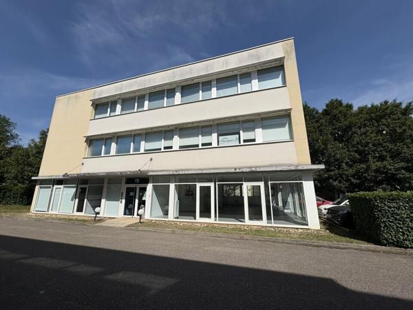 BUREAUX à LOUER de 122 m²