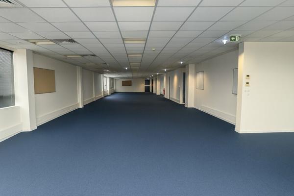 TOURS NORD L'AERONEF BUREAUX A LOUER DE 467 M² POSSIBILITE PARKIINGS D910 ECHANGEUR A10