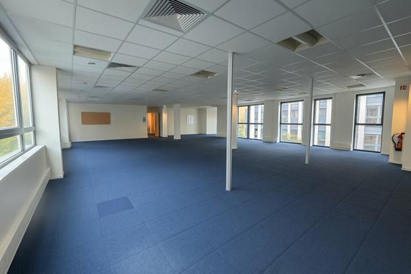 TOURS NORD L'AERONEF BUREAUX A LOUER DE 467 M² POSSIBILITE PARKIINGS D910 ECHANGEUR A10