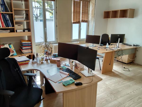 A VENDRE - BUREAUX - CENTRE-VILLE LIMOGES - 161 m² avec garage et stationnements