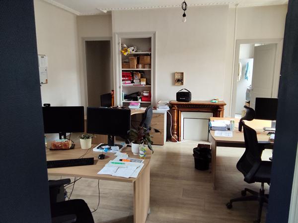 A VENDRE - BUREAUX - CENTRE-VILLE LIMOGES - 161 m² avec garage et stationnements