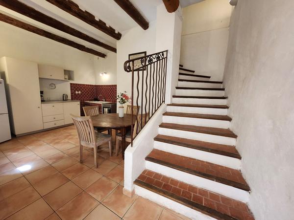 L'ISLE SUR LA SORGUE - A LOUER MAISON DE VILLE TYPE2 BIS - 1 PIECE A VIVRE - 1 CHAMBRE