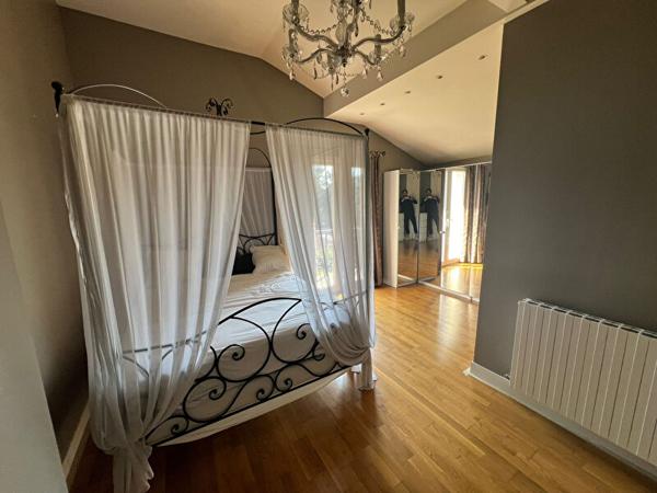 MAISON 6 PIECES DE 140 M²